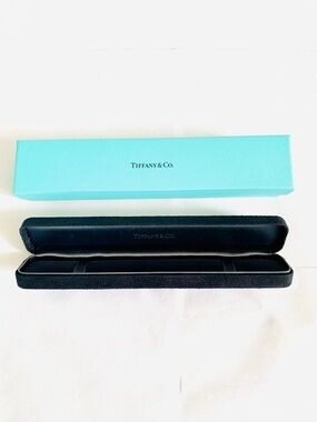 Authentic Tiffany & Co Empty Bracelet Jewelry Box Case Dark Navy Velvet 8.75”